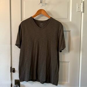 Vince’s Men’s V-Neck T-Shirt - L